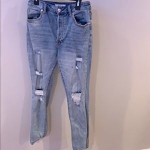 Light-wash skinny blue jeans
